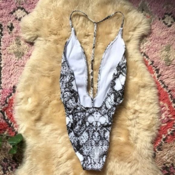 ASOS T Back Plunge Open Back Swimsuit Snake Print - Picture 7 of 8